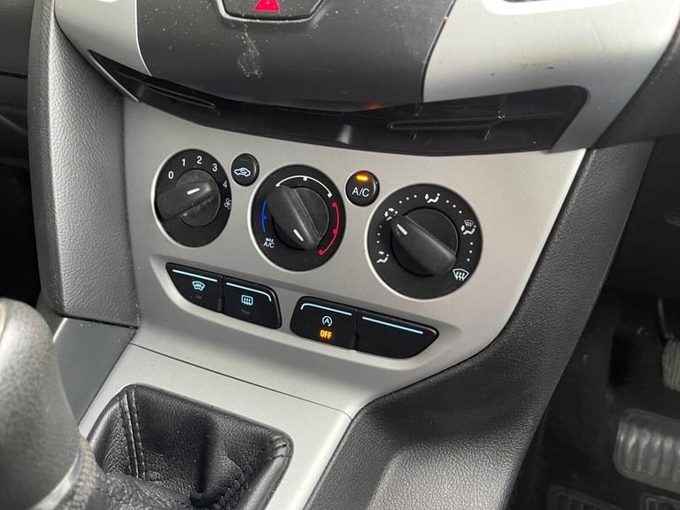 2014 Ford Focus 1.0 EcoBoost Zetec Navigator 5dr HATCHBACK PETROL Manual