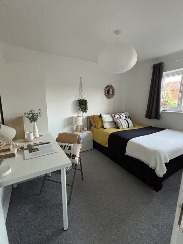 Peaceful Short-Stay Room – Ideal for Working Professionals (30-Day Minimum)