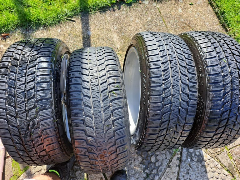 Bmw 17inch alloy wheels style 284 with Bridgstone winter runflat tyres.  