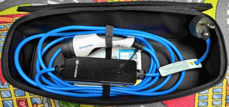 image for 🔌 Hyundai 3-pin type-2 granny charger 2.3kW 91670-K4060 mode2 🔌