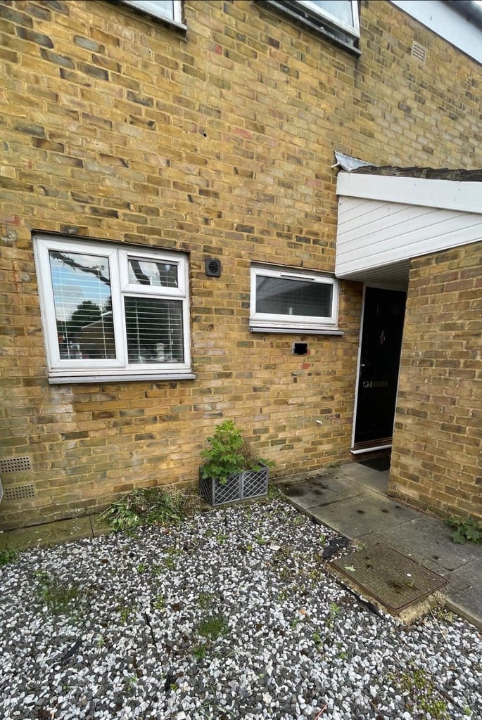 image for Looking for 1 or 2 bed swap 