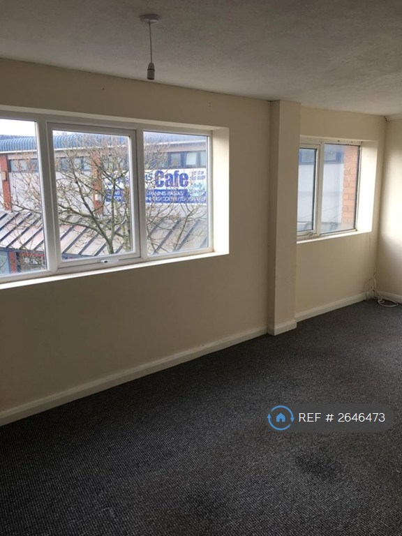 3 bedroom flat in Seaforth Road, Liverpool, L21 (3 bed) (#2646473)