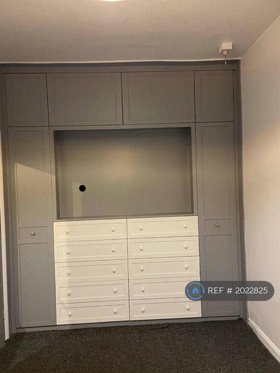 2 bedroom flat in Mews, South Darenth, DA4 (2 bed) (#2022825)