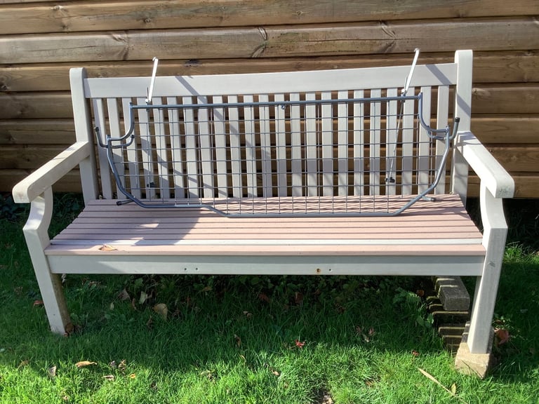 Travall dog guard for Skoda Yeti 2009-2013