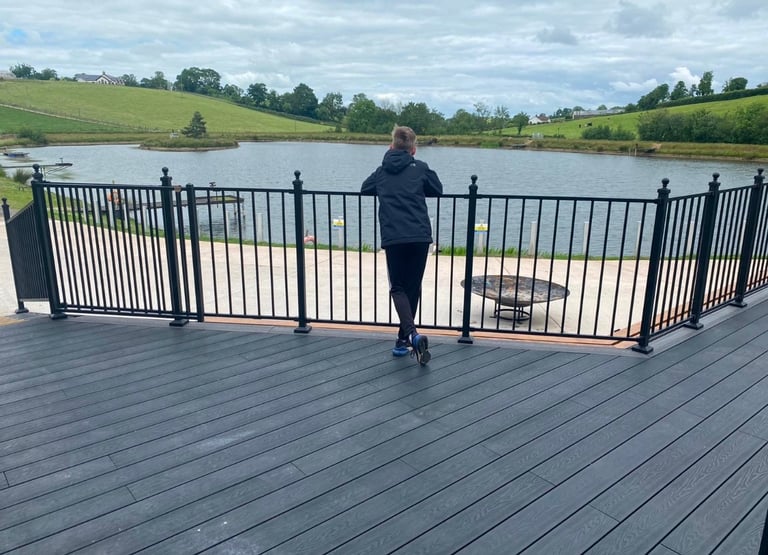 Private Lakeside Cabin Available To Rent
