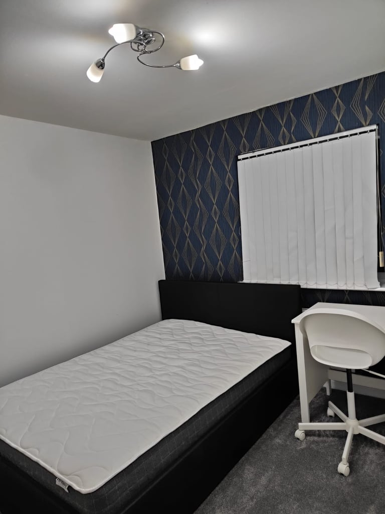 Fully furnished rooms to rent near university area