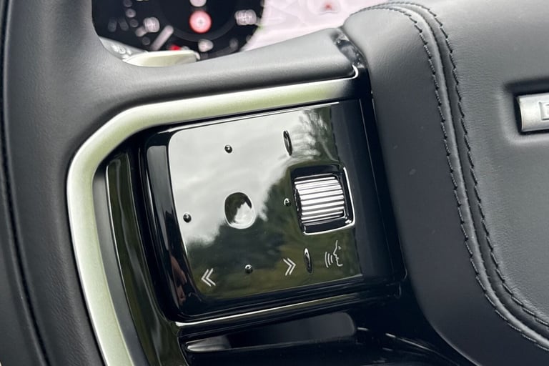 2025 Land Rover Discovery Sport 2.0 D200 Dynamic HSE 5dr SUV DIESEL Automatic