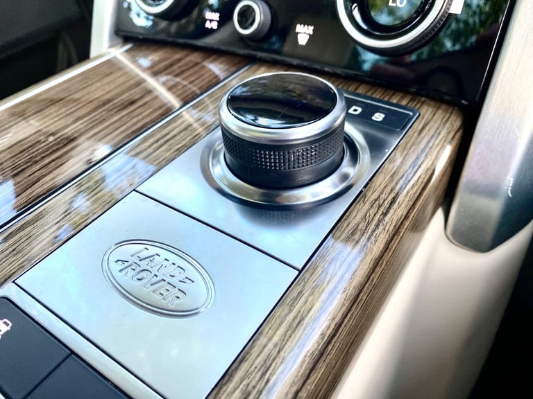 2019 Land Rover Range Rover 3.0 P400 MHEV Vogue SE Auto 4WD Euro 6 (s/s) 5dr ESTATE Petrol Automatic