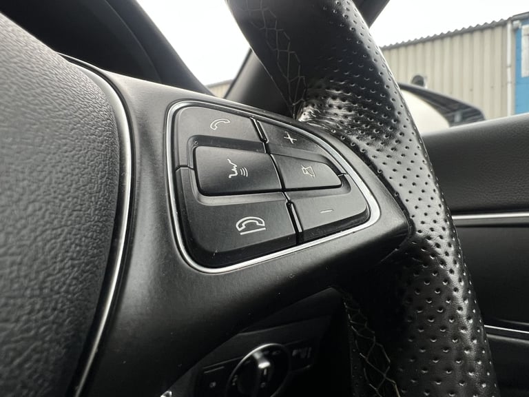 MERCEDES-BENZ CLA 2.1 CLA200 CDI Sport 2015