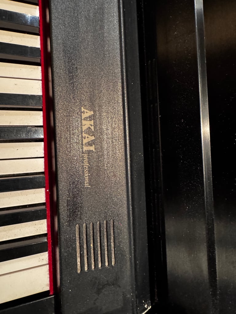 Akai pg2 88 key hammer action stage piano