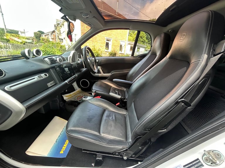 SMART FORTWO 1.0*BRABUS Xclusive*Glassroof-BT-HPIclear-PAS**Rare PocketRocket**