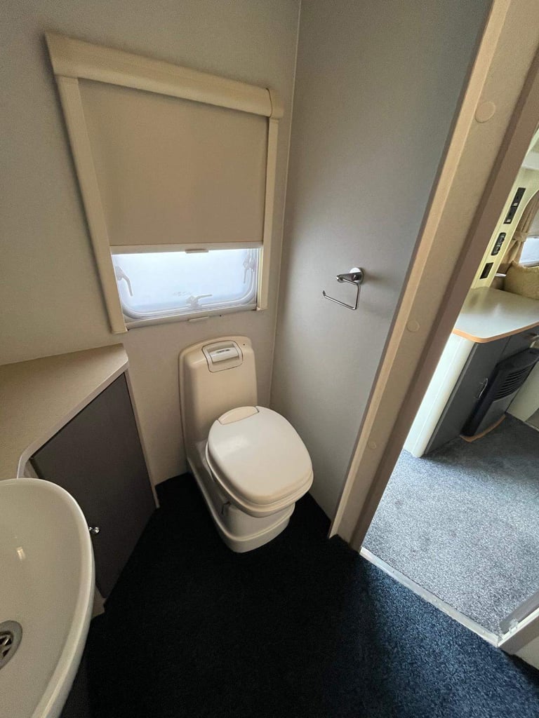2 berth elldis breeze 452 2010 model. 