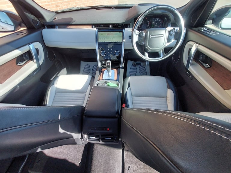 2020 70 Land Rover Discovery Sport P300e HSE R-Dynamic 1.5 Hybrid Auto PHEV