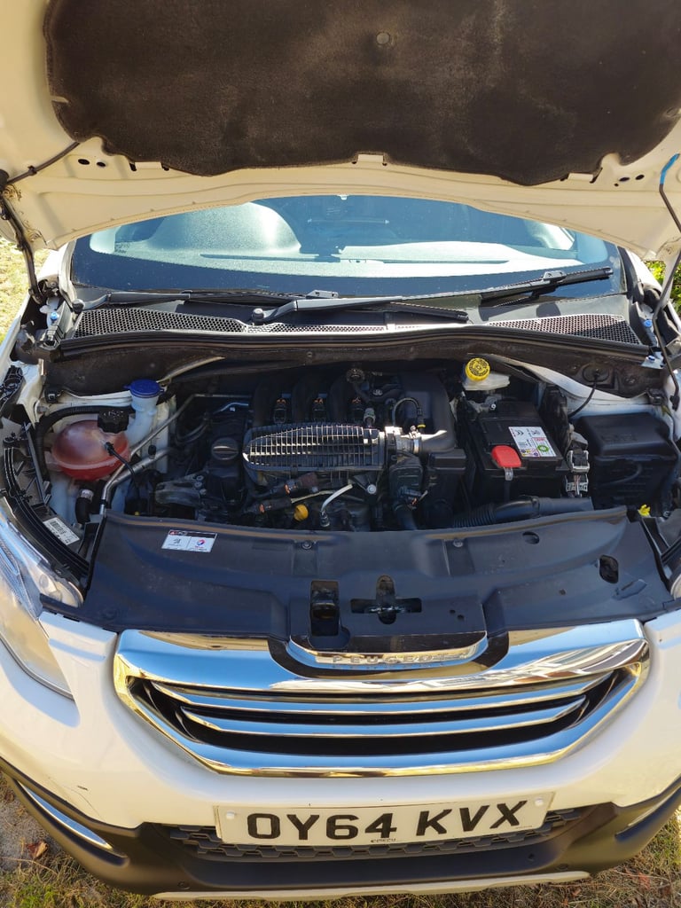 Peugeot, 2008, Hatchback, 2014, Manual, 1199 (cc), 5 doors