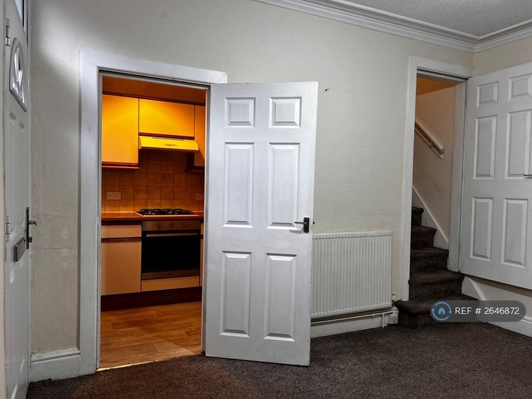 2 bedroom house in Recreation Place, Leeds, LS11 (2 bed) (#2646872)
