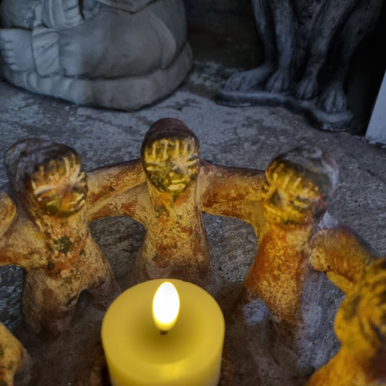 MEXICAN CIRCLE OF FRIENDS CANDLE HOLDER