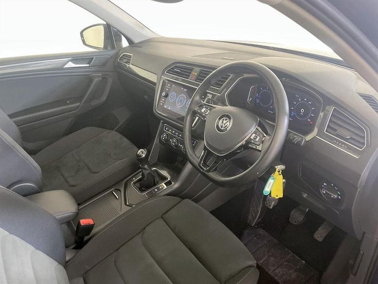 2020 Volkswagen Tiguan 2.0 TDi 150 4Motion SEL 5dr ESTATE DIESEL Manual