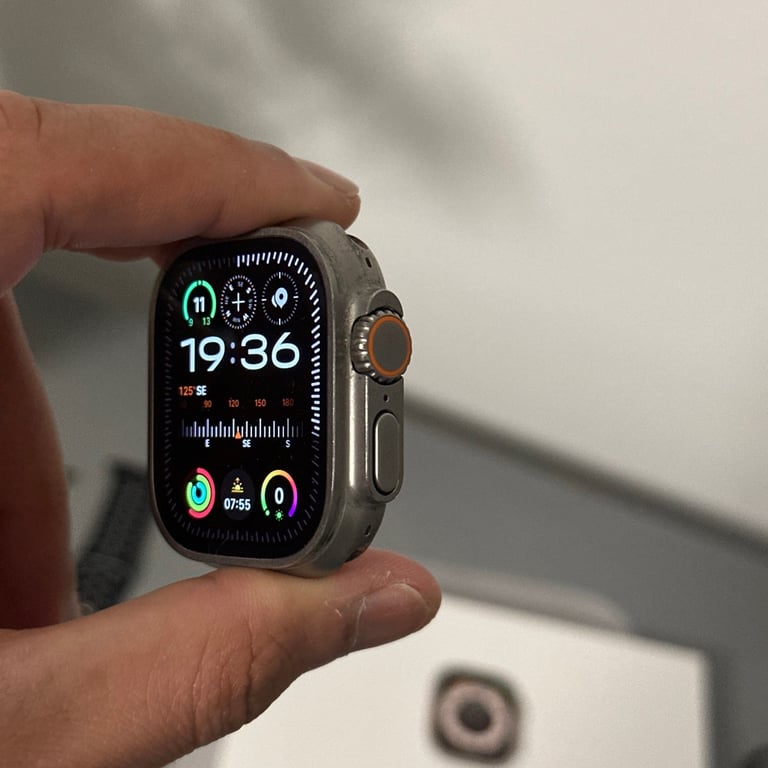 Apple Watch Ultra 1 titanium 