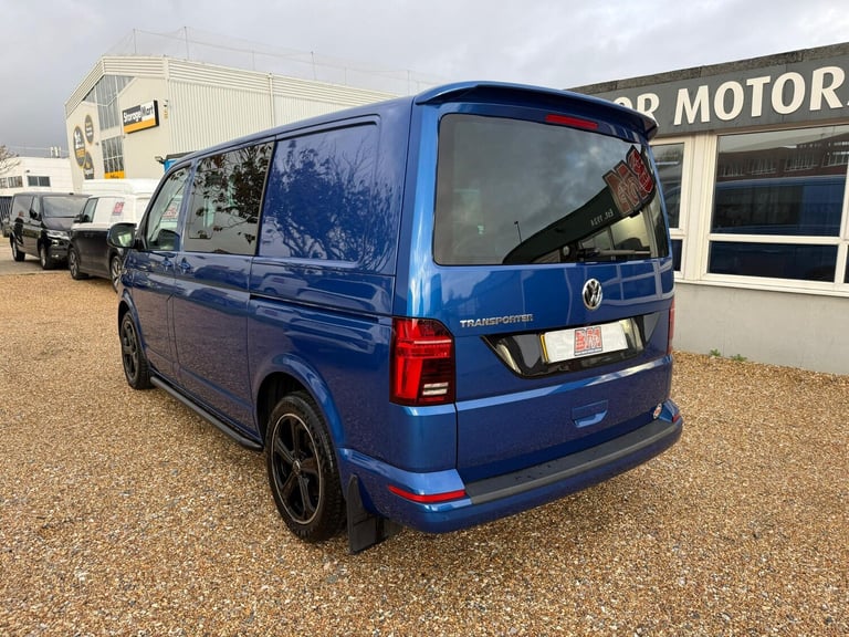 2023 Volkswagen Transporter 2.0 TDI T32 Highline Kombi DSG FWD SWB Euro 6 (s/s) 5dr WINDOW VAN Di...