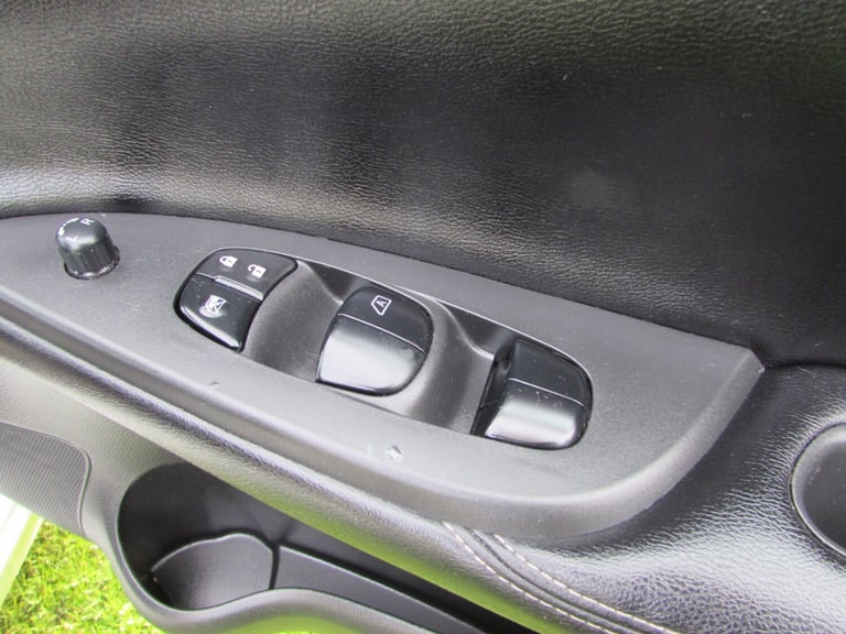 2016 Nissan Pulsar 1.5 dCi N-Tec 5dr HATCHBACK Diesel Manual