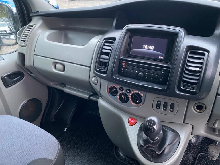 2013 Renault Trafic 2.0 dCi SL27 Sport L1 H1 3dr PANEL VAN Diesel Manual