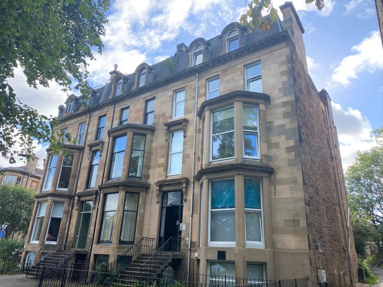 1 bedroom flat in Kelvin Drive, West End, Glasgow, G20 8QN