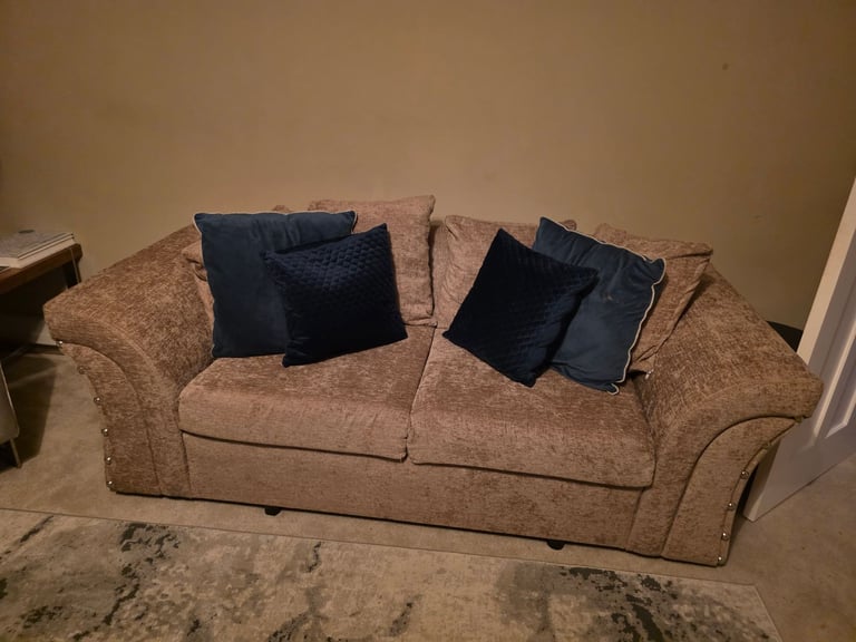 2&3 seater sofa (only 3mnths old)