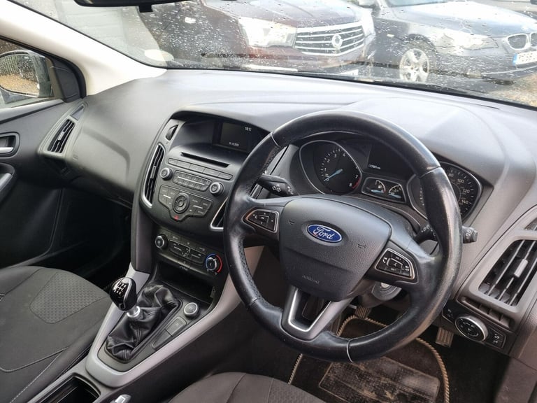 2015 Ford Focus 1.0T EcoBoost Zetec Euro 6 (s/s) 5dr HATCHBACK Petrol Manual