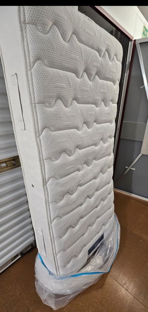 NEW SilentNight 1650 pocket spring single mattress John Lewis, price negotiable