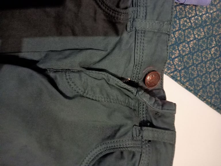 Ladies trousers  size 6- 8