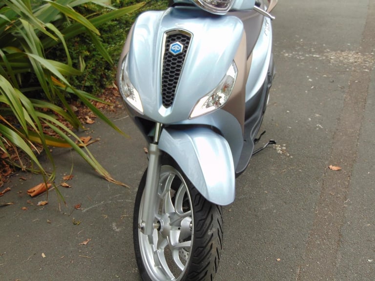 Piaggio Medley 125 2024 1owner 954 dry weather miles unmarked immaculate p/ex ok