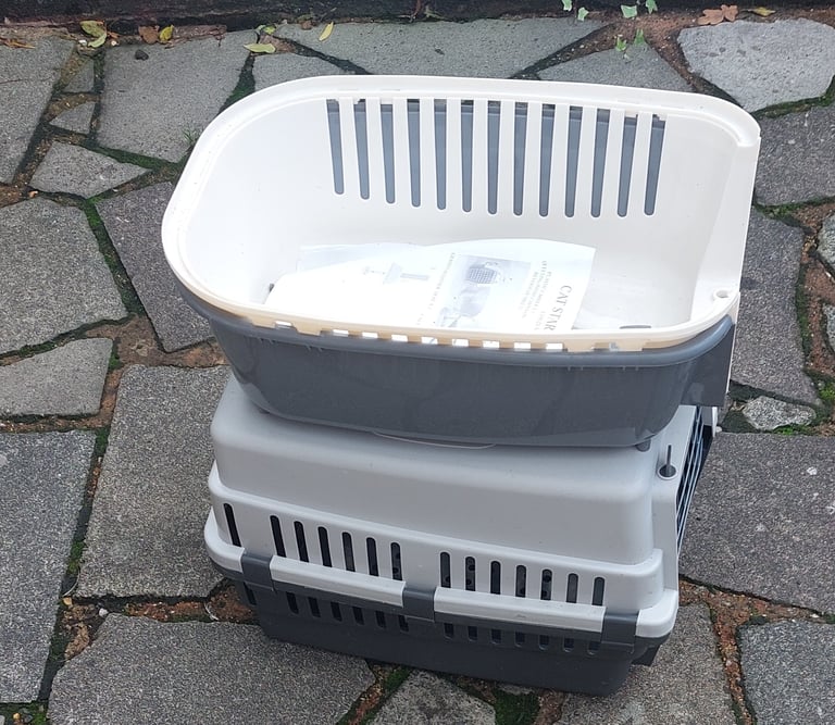 Cat carrier 