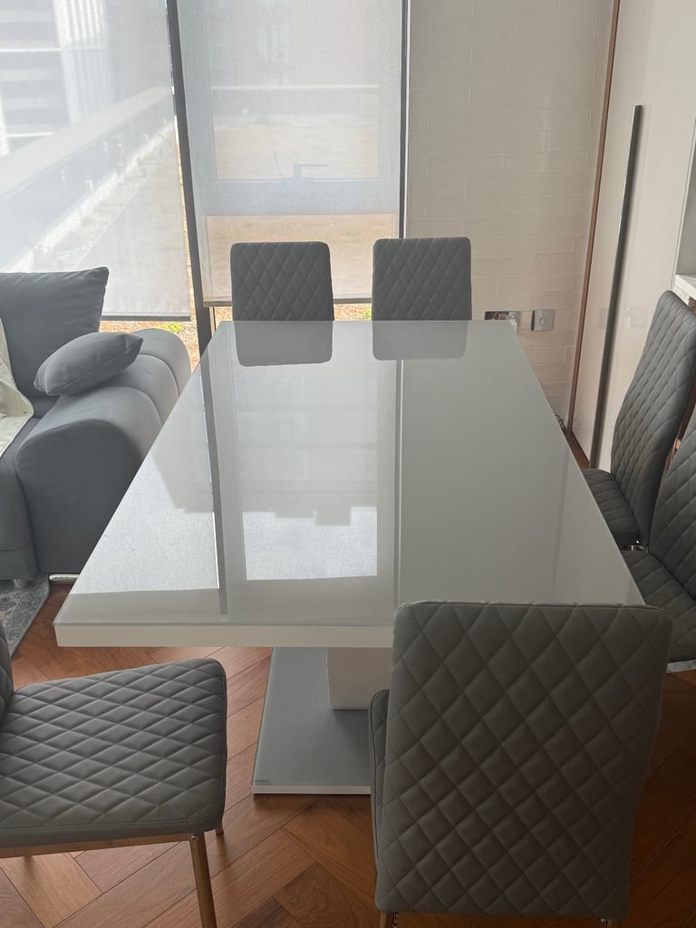 🍽️ Modern Glass Dining Table + 6 Grey Chairs – Brand New Condition, Must sell