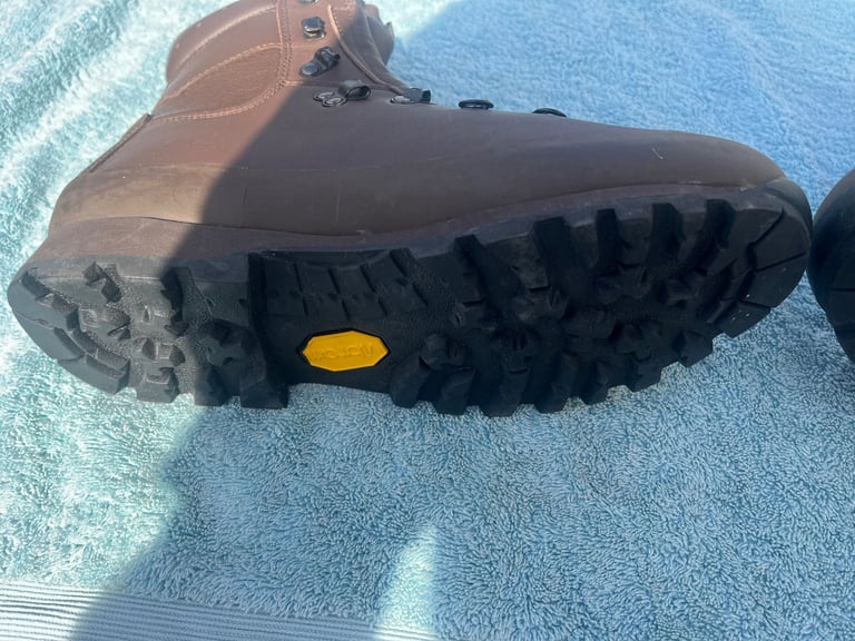 ALTBERG DEFENDER BOOTS COMBAT HIGH LIABILITY BROWN LADIES size 7