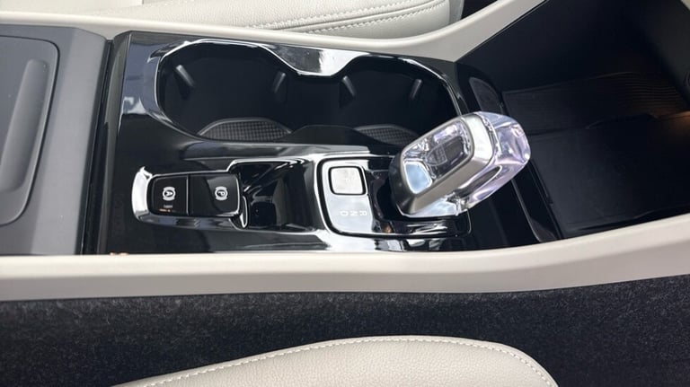 2025 Volvo XC40 Ultra, B3 Mild hybrid, Petrol, Bright Estate Petrol Automatic