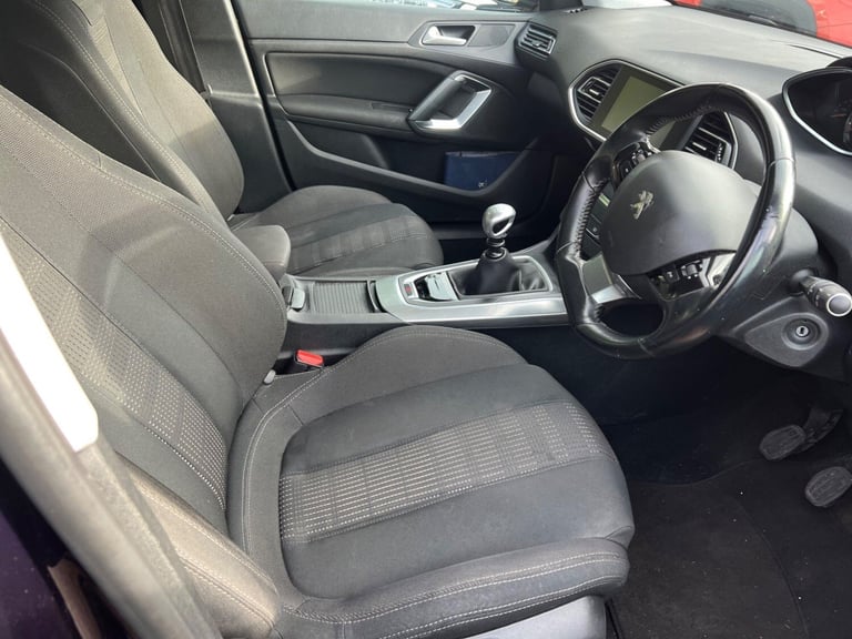 2017 Peugeot 308 1.2 PureTech Allure Euro 6 (s/s) 5dr HATCHBACK Petrol Manual