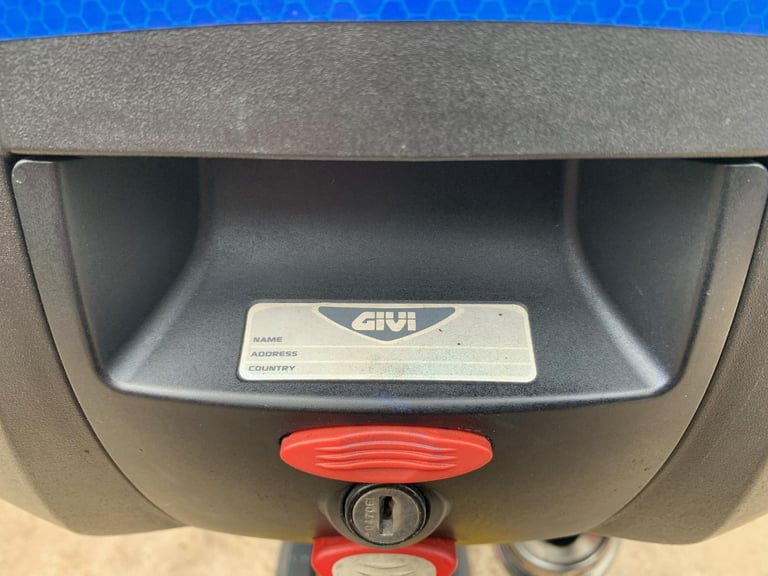 2007 Triumph Tiger 1050 ADVENTURE STYLE MOTORCYCLE WITH IMPECCABLE S/HISTORY 