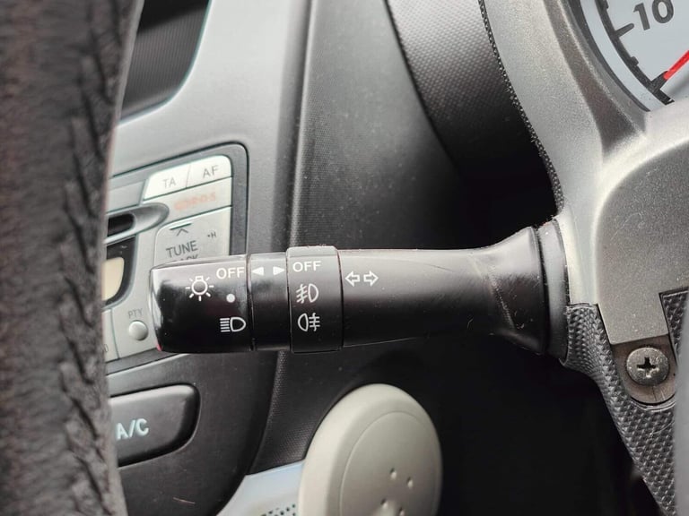 2013 Peugeot 107 1.0 12V Active 2 Tronic Euro 5 5dr Hatchback Petrol Automatic