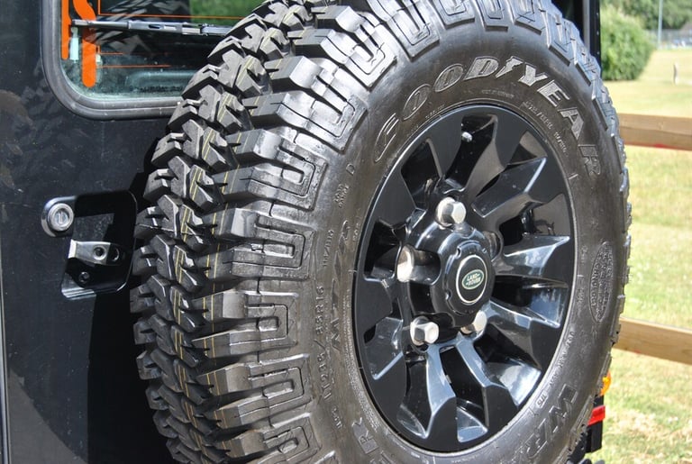 2015 Land Rover Defender XS Station Wagon TDCi [2.2] WINDOW VAN DIESEL Manual