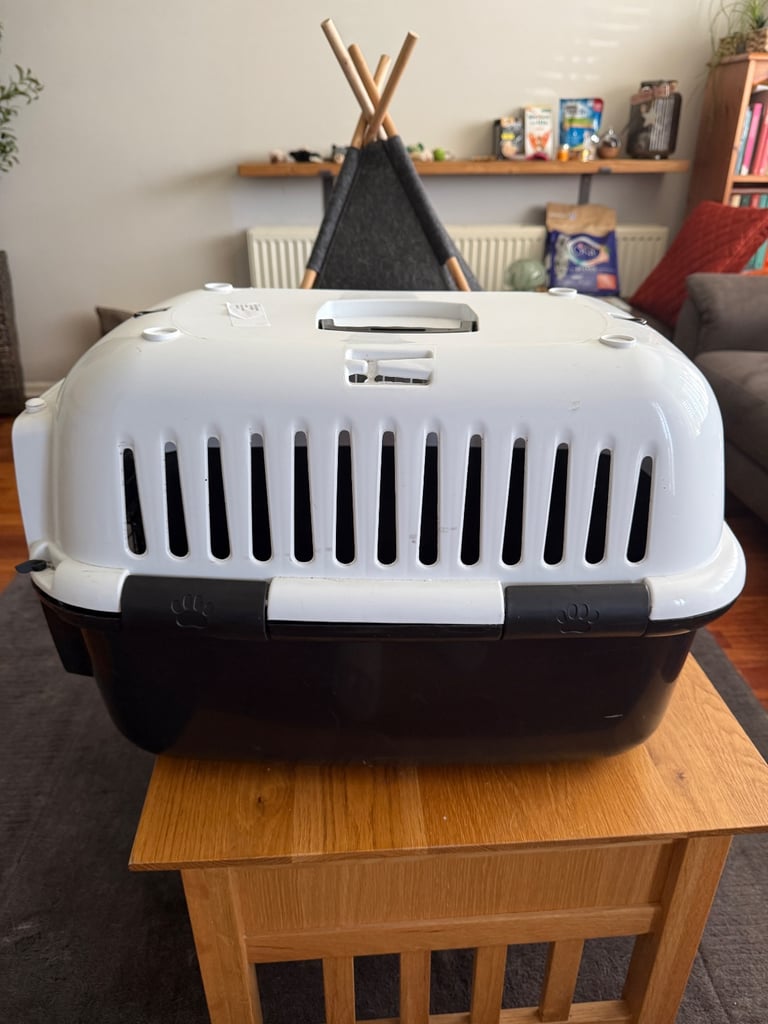 Pet carrier