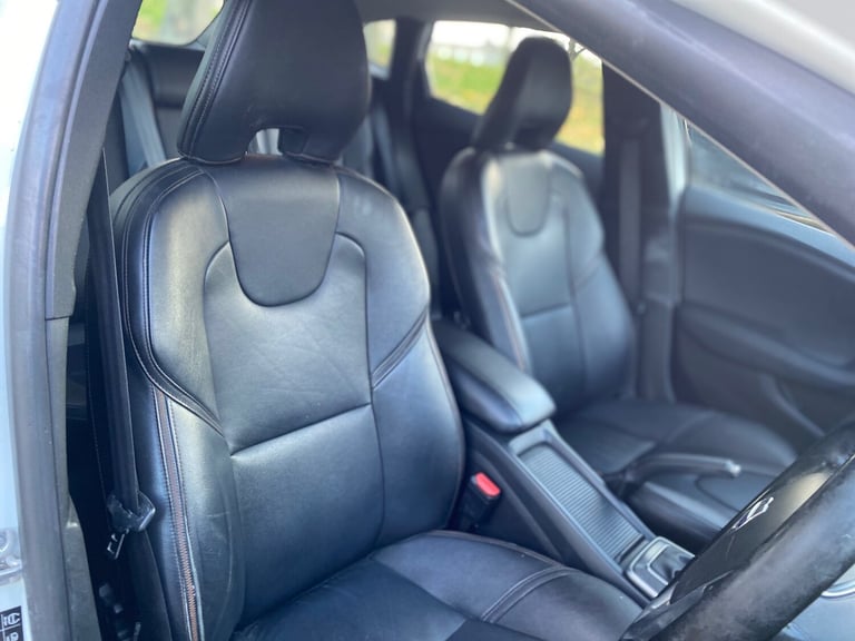 2014 Volvo V40 D2 Cross Country Lux 5dr Powershift HATCHBACK Diesel Automatic