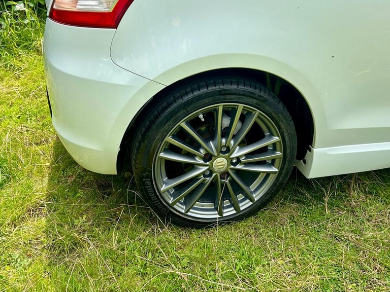 SUZUKI SWIFT 1.6*SPORT*1Owner-7Suzuki Svs-Xenons-Nav**OUTSTANDING CHERISHED