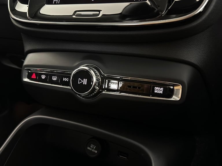2020 Volvo XC40 1.5 T3 Momentum Euro 6 (s/s) 5dr ESTATE Petrol Manual