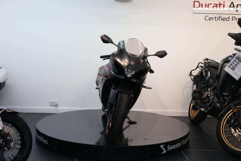 SUZUKI GSXR 1000 AL7 - 8200 MILES - 2017
