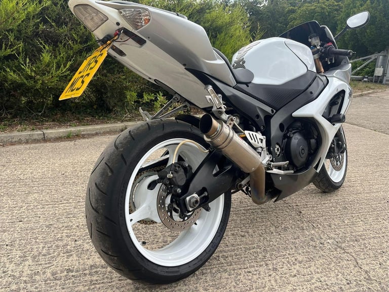 2008 08 SUZUKI GSXR 1000 K8 GSXR1000 SUPER SPORT SILVER  WHITE 19k MILES
