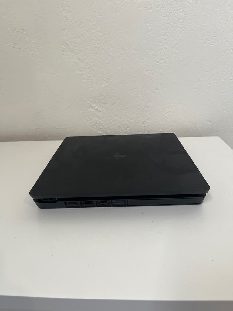 image for PlayStation 4 no leads 