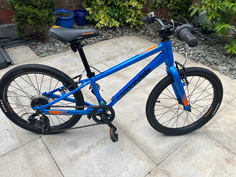 Practically new. Cannondale, Quick, Childs Mountain Bike, Electric Blue. 