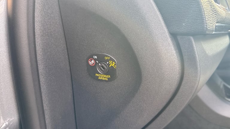 2019 Volvo V40 1.5 T3 R-Design Edition Hatchback 5dr Petrol Auto Euro 6 (s/s) (152 ps) Hatchback ...