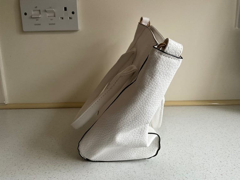 George White Handbag / Shoulder Bag, Gold fittings, Black Piping / Edging - Brand New