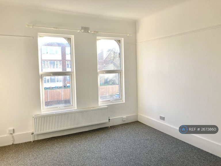 image for 2 bedroom flat in Parchmore Road, Thornton Heath, CR7 (2 bed) (#2673860)